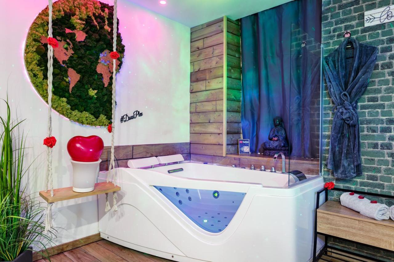 Eden Spa Et Cinema บรี-กงต์-โรแบร์ ภายนอก รูปภาพ